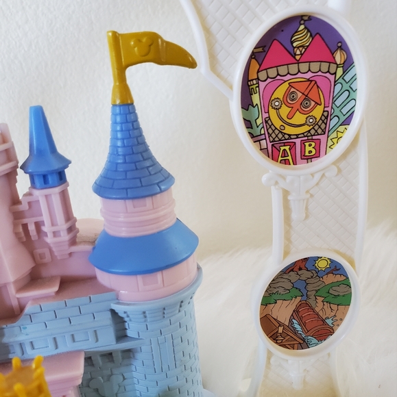 Disney Magic Kingdom Playset by Hasbro - Picture 6 of 16